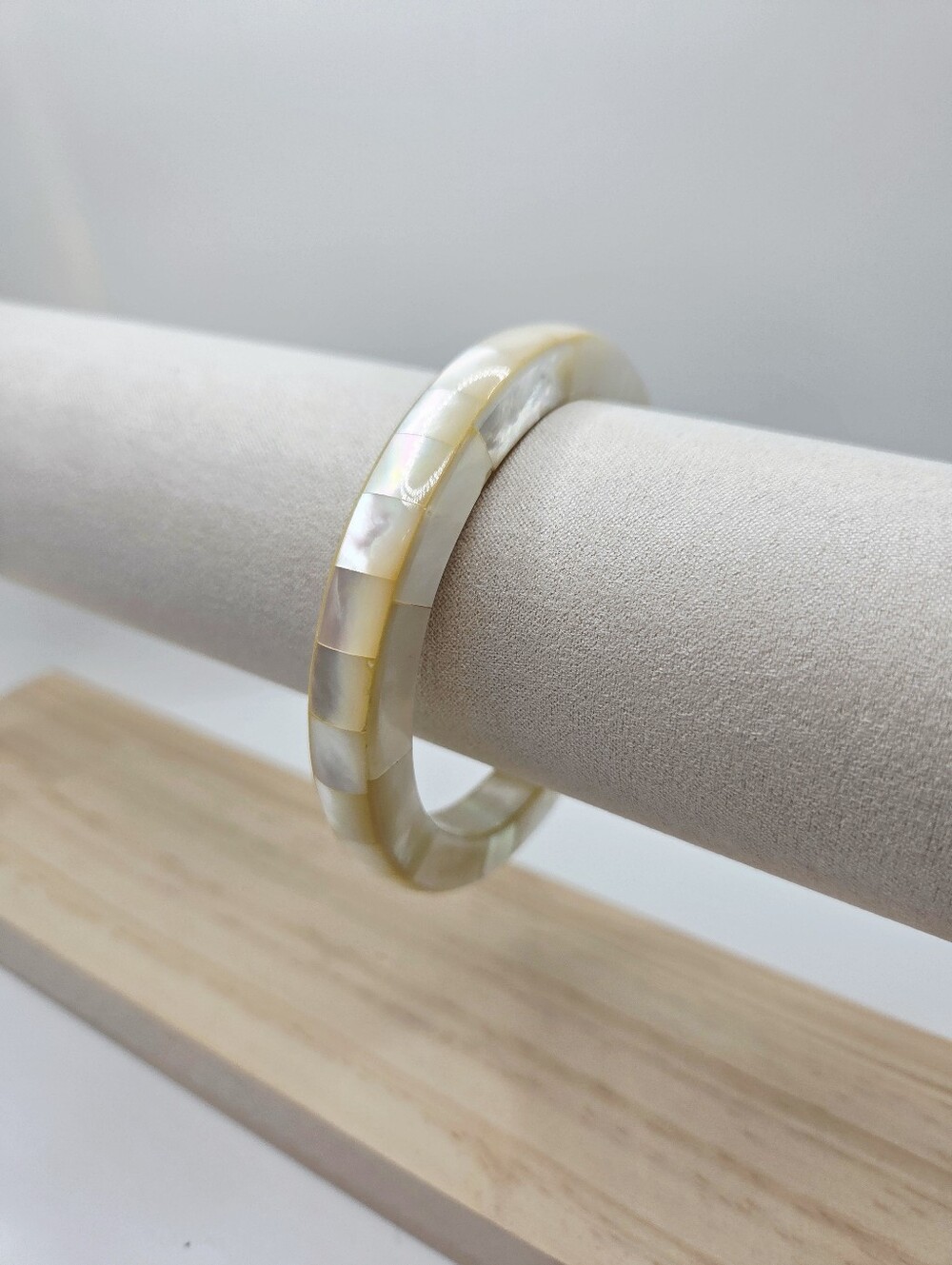 Mother of Pearl Inlay Bangle Bracelet - Cream/White